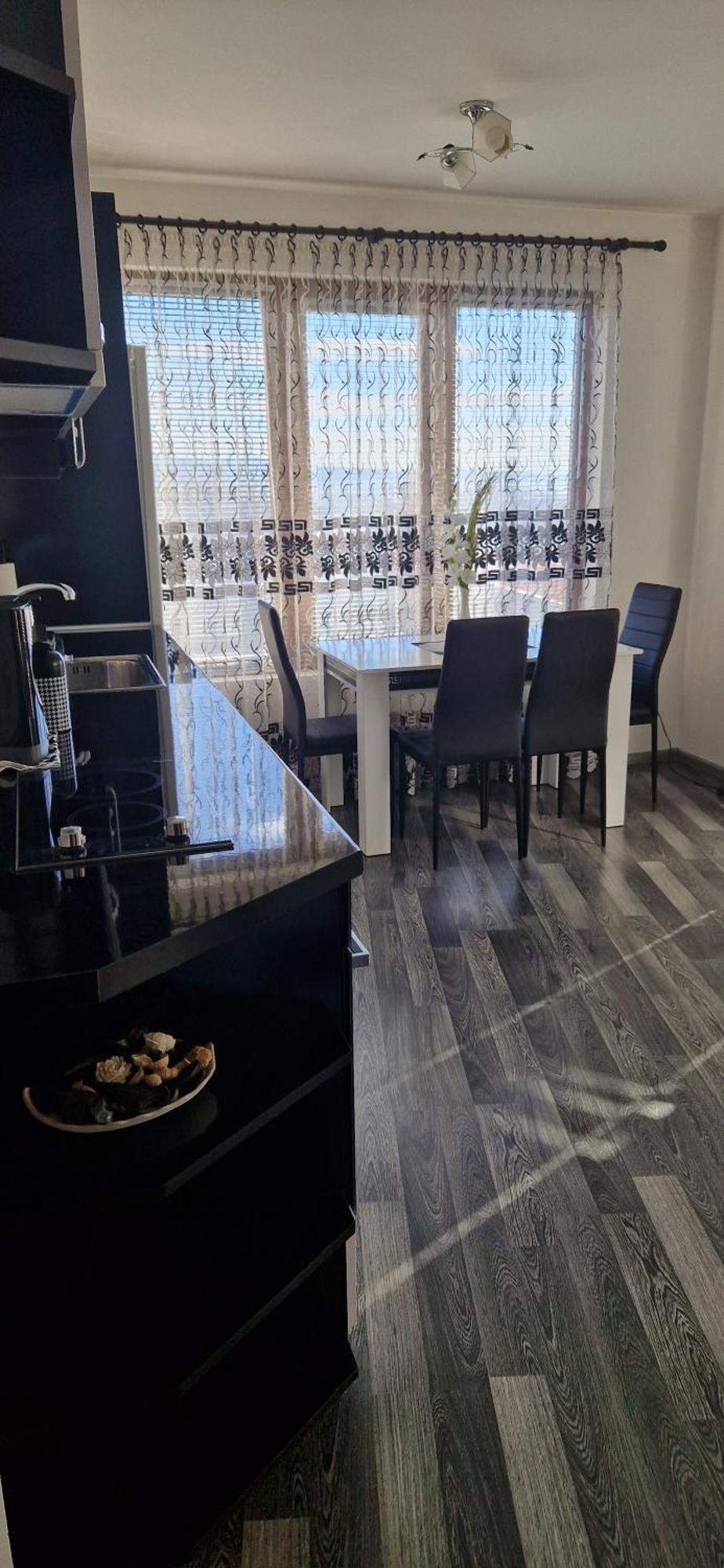 Black And White Apartment Karlovo Luaran gambar